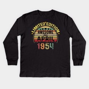 Vintage Born in April 1954 70 Years Old 70th Birthday Gift Men Women Kids Long Sleeve T-Shirt